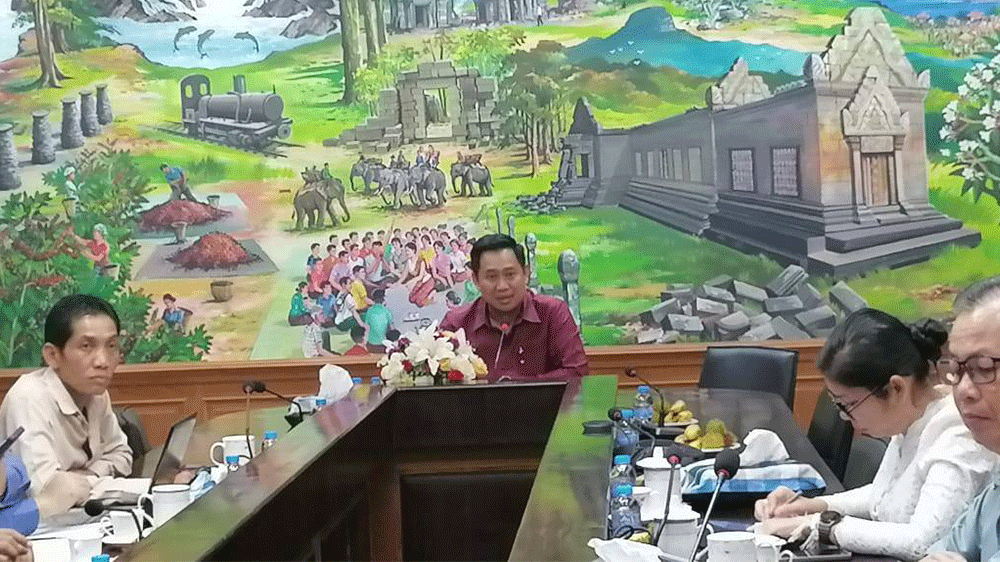 ກອງປະຊຸມສະເໜີການນໍາໃຊ້ລະບົບຫ້ອງການທັນສະໄໝ (E-Office)​ ໃຫ້ແກ່ການນໍາຂັ້ນສູງຂອງແຂວງຈໍາປາສັກ